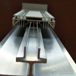 鼎杰铝业专业生产散热器铝型材